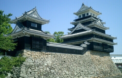 中津城模擬天守と復興櫓